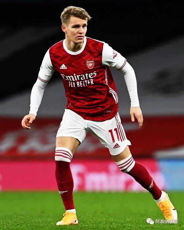 布兰卡谈伊布去巴萨：他下定决心要和梅西并肩作战，赢得欧冠（布兰卡：伊布加盟巴萨为与梅西并肩冲击欧冠）