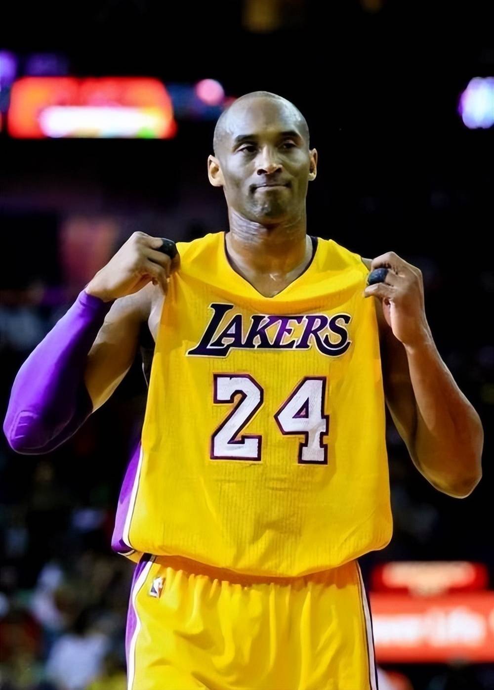 记者：道路要15场出战超过45分钟才会被买断，目前仅6场达标（记者：买断条件为15场出场超45分钟，当前仅有6场达标）