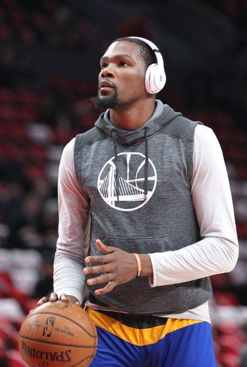 2025中超助攻榜：纳萨里奥、克雷桑9次并列第一，韦世豪8次（2025中超助攻榜出炉：纳萨里奥与克雷桑9助并列榜首，韦世豪8助紧随其后）