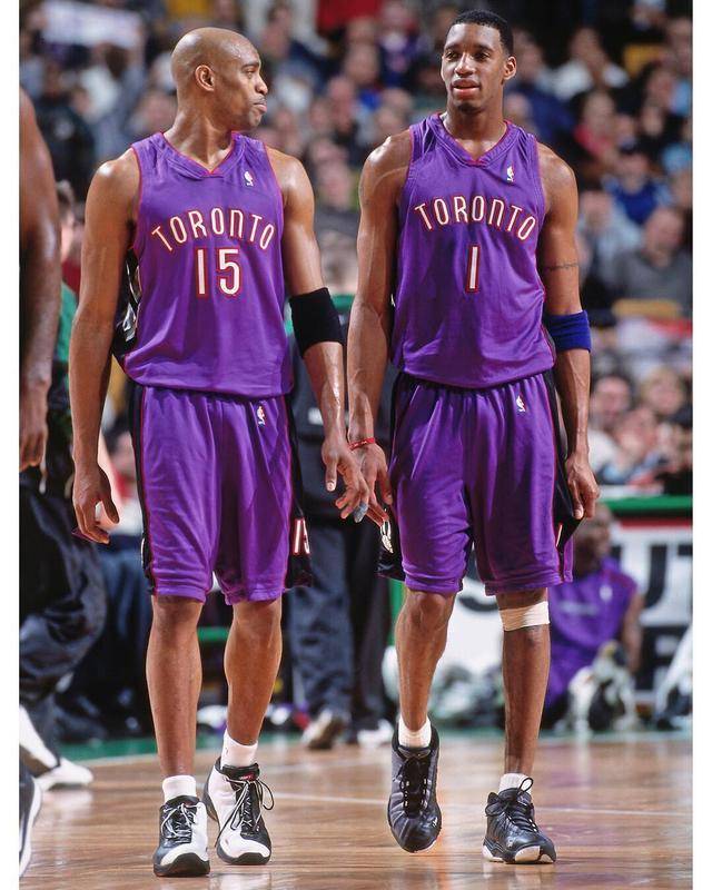 马卡：土耳其客平西班牙后更衣室发生盗窃事件，手表戒指丢失（马卡：土耳其客场战平西班牙后，客队更衣室遭盗，手表与戒指不翼而飞）